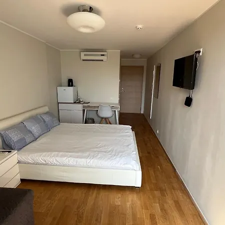 Aisa Street Apartman *