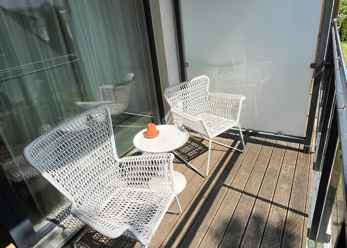 Aisa Street * بارنو