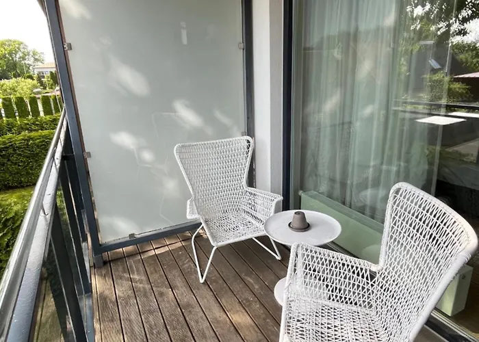 Aisa Street * بارنو