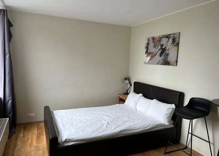 Aisa Street * بارنو