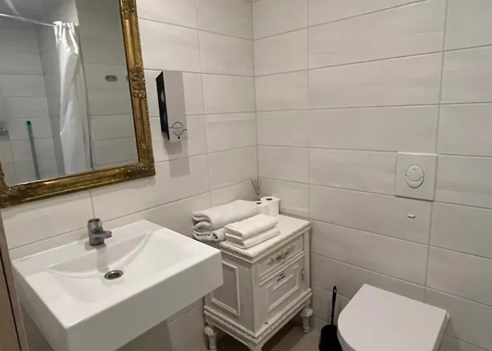 Apartment Aisa Street *